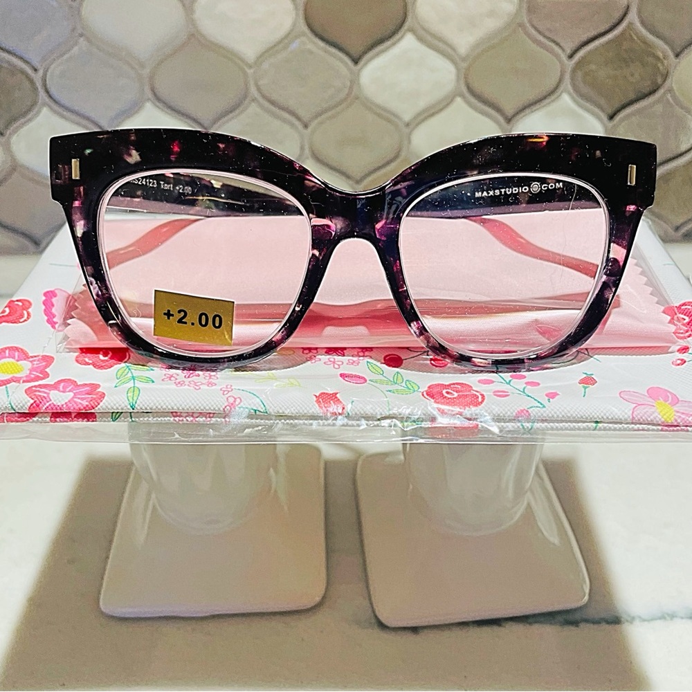 NWT Max Studio Cat-Eye Reading Glasses with Pink and Black Frame - Picture 2 of 6